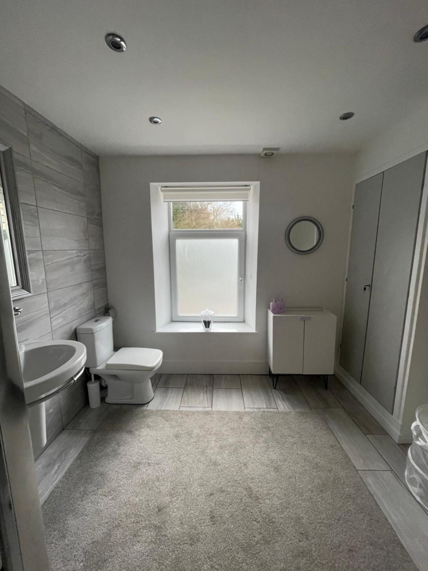 Modern, Spacious And Central Location Aberdare Exterior photo